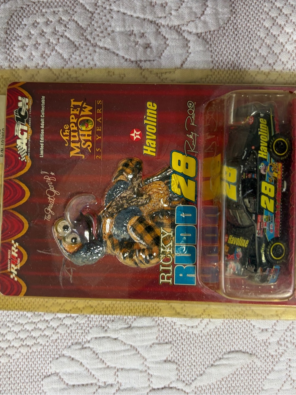 NEW #28 Handuline 25th Anniversary Die-Cast - Gold/Red GIFTS